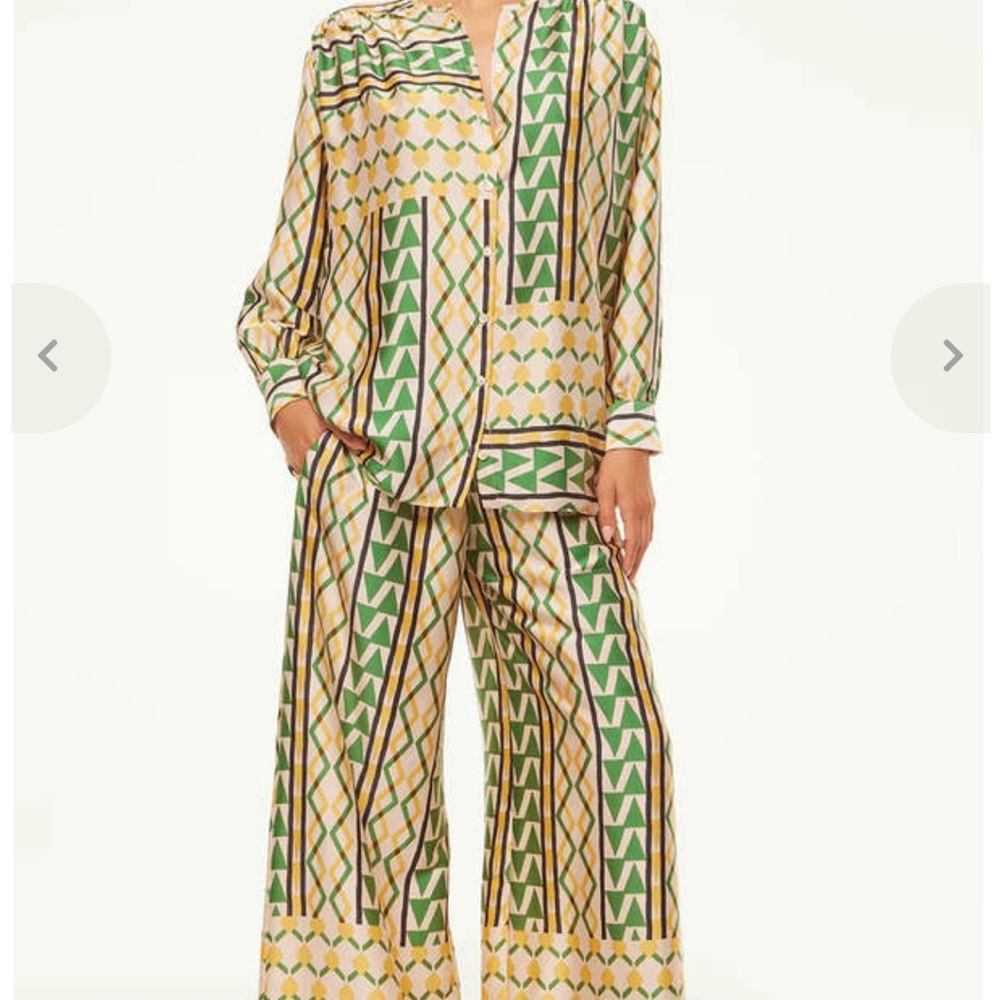 Misa Los Angeles Geometric Patterned silk Set